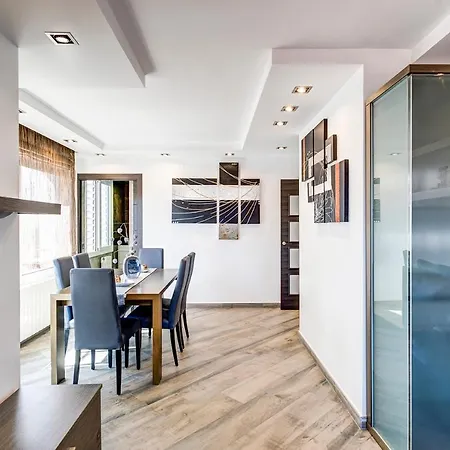 Apartment Dreams Port